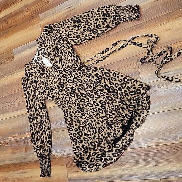 miami Dresses & Skirts - 🆕 MI ami wrap dress